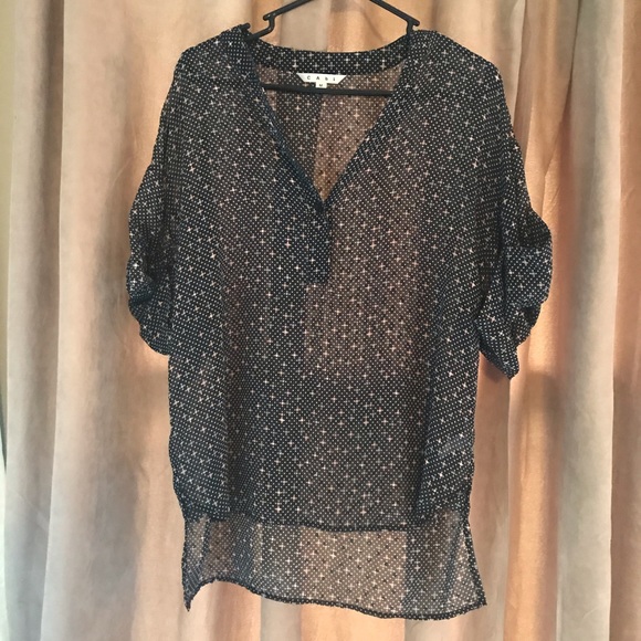 Cabi Top - Picture 1 of 2